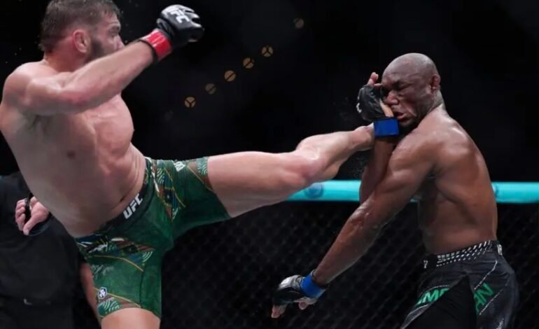 UFC: South Africa’s Du Plessis Secures Dominant Win Against Usman