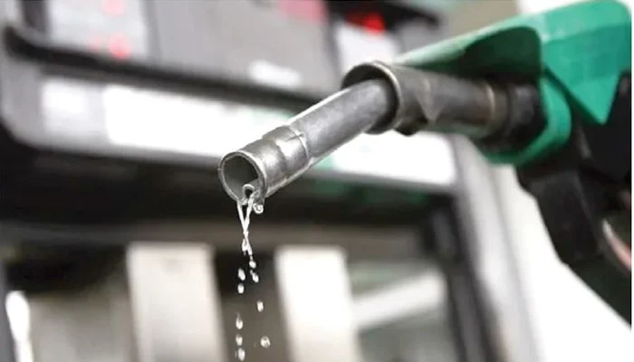Yuletide: FG approves fresh imports of 830,000MT petrol