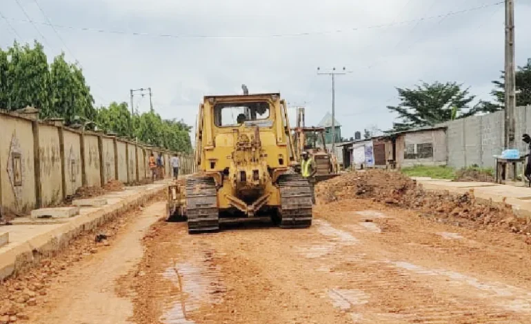 Lagos residents decry delayed road project, allege extortion
